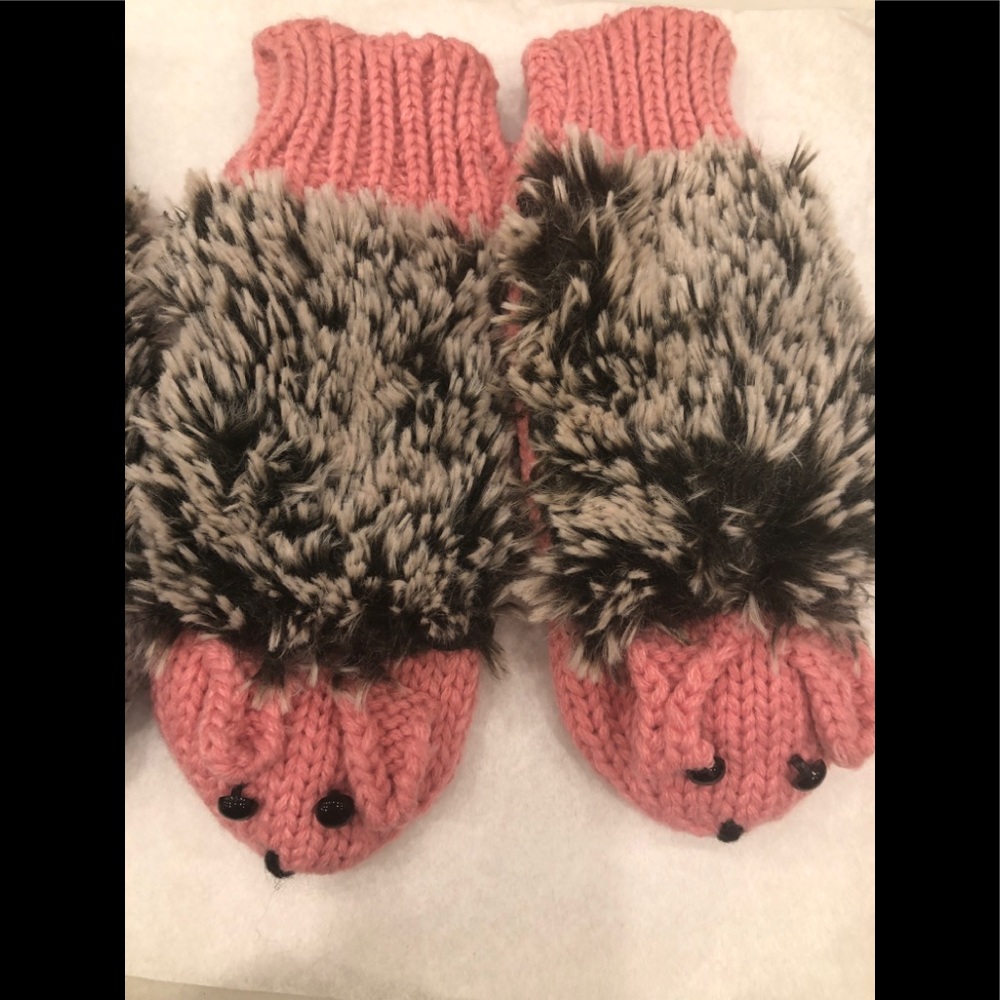 NWOT knitted hedgehog mittens